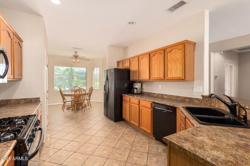 18044 Tierra Del Sol Dr, Surprise, AZ 85387