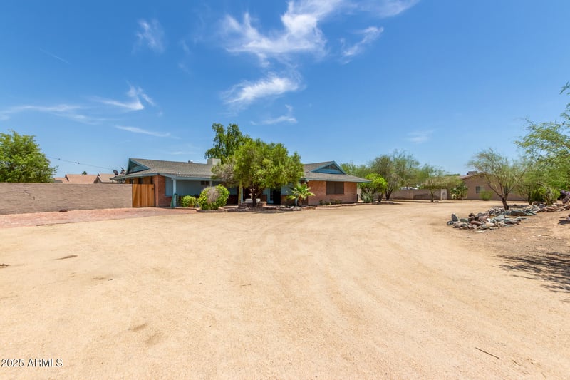18049 N 13th Ave, Phoenix, AZ 85023