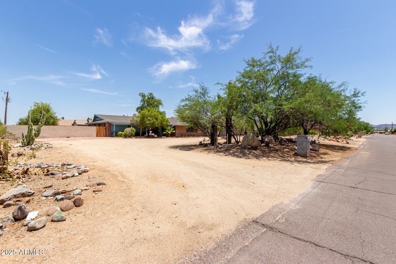 18049 N 13th Ave, Phoenix, AZ 85023
