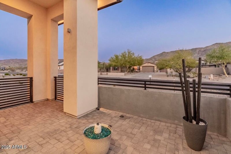 1806 Mcneil St, Phoenix, AZ 85041