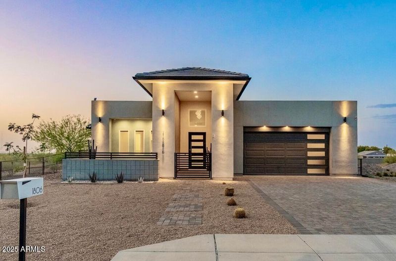 1806 W Mcneil St, Phoenix, AZ 85041