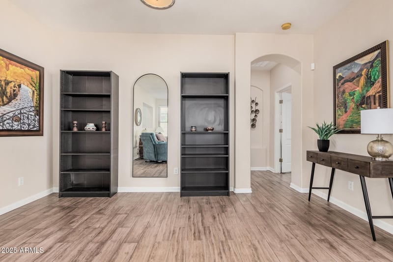 1806 Windsong Dr, Phoenix, AZ 85045