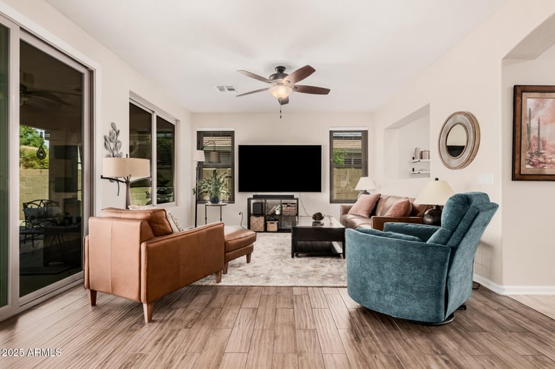 1806 Windsong Dr, Phoenix, AZ 85045