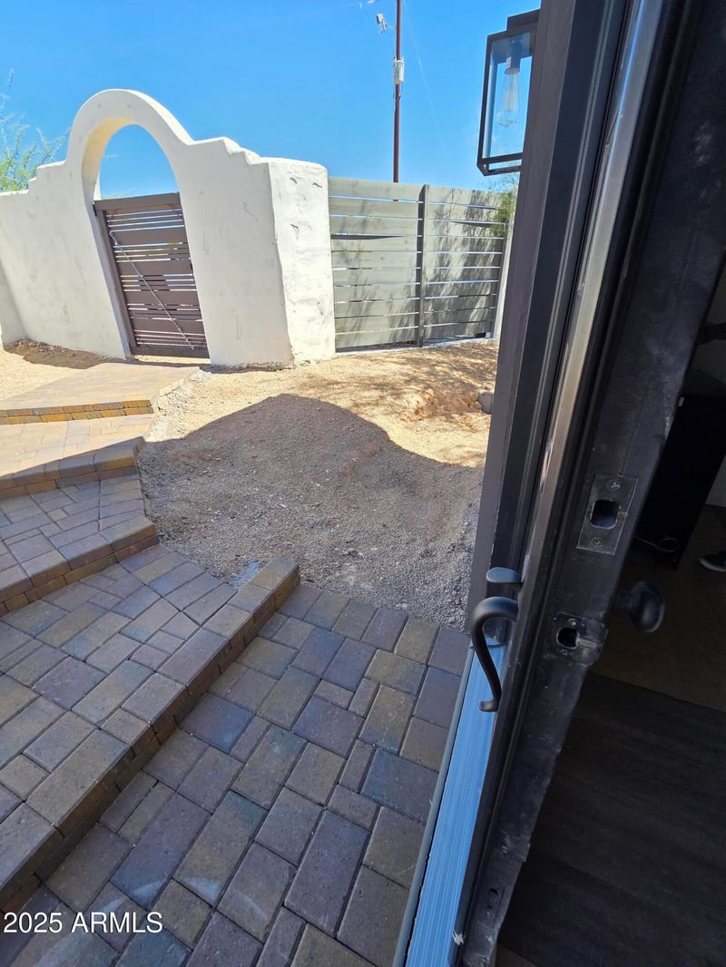 1807 Joy Ranch Rd, Phoenix, AZ 85086