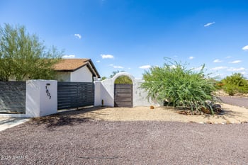 1807 Joy Ranch Rd, Phoenix, AZ 85086