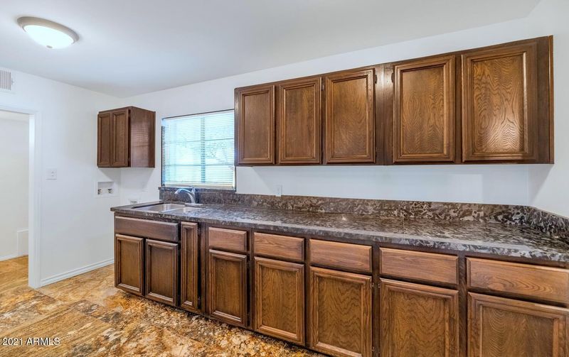 1807 N 46th St, Phoenix, AZ 85008
