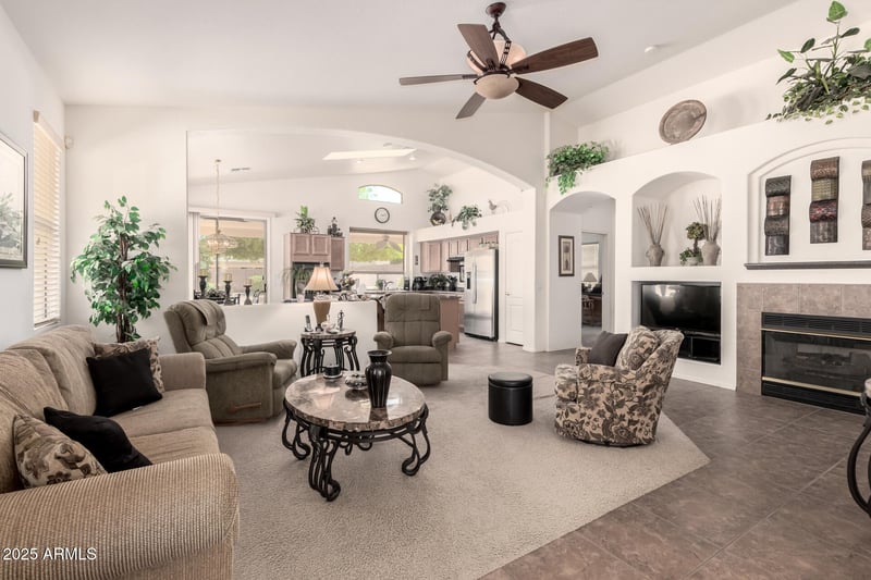 18077 Sammy Way, Surprise, AZ 85374