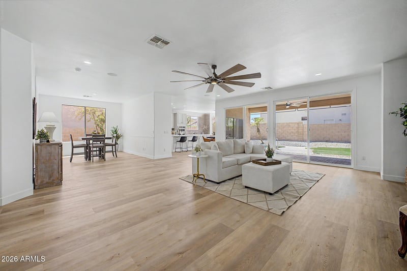 18082 N 167th Dr, Surprise, AZ 85374
