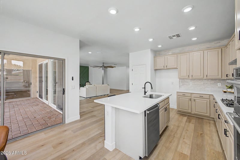 18082 N 167th Dr, Surprise, AZ 85374