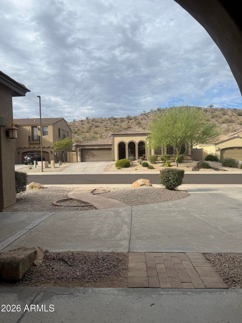 18086 Las Cruces Dr, Goodyear, AZ 85338