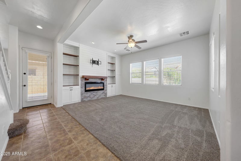 18088 La Mirada Dr, Goodyear, AZ 85338