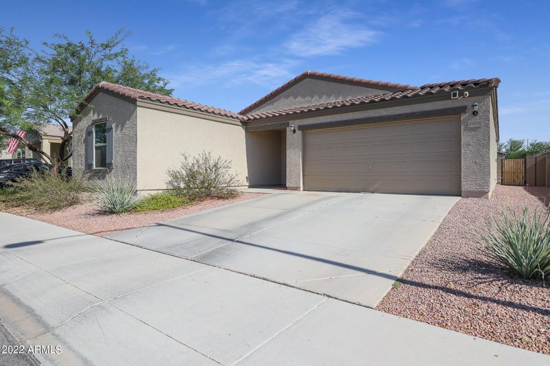1809 E Grenadine Rd, Phoenix, AZ 85040