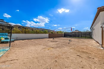 1809 Gwen St, Phoenix, AZ 85042