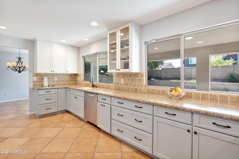 1809 E Hearn Rd, Phoenix, AZ 85022