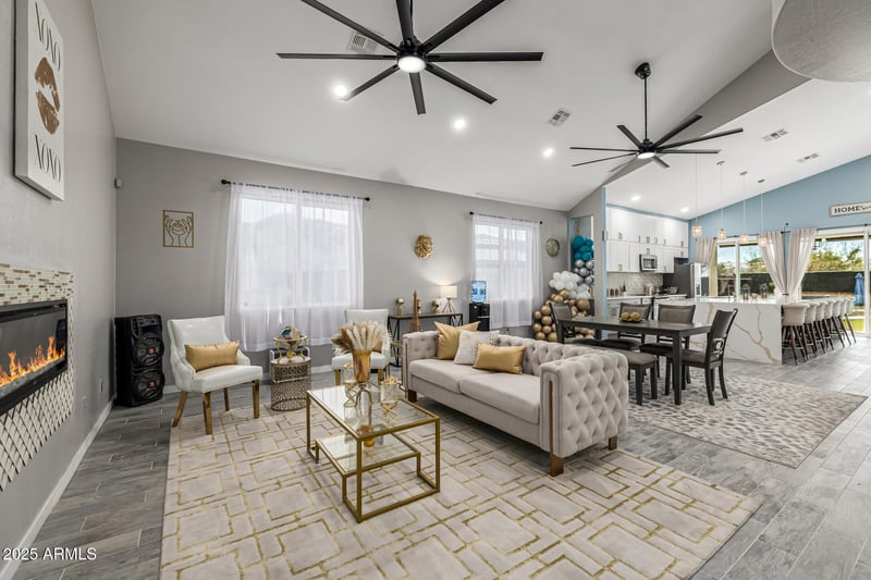 1809 Gwen St, Phoenix, AZ 85042