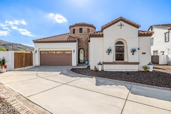 1809 Gwen St, Phoenix, AZ 85042