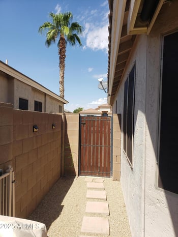 18093 Skyline Dr, Surprise, AZ 85374