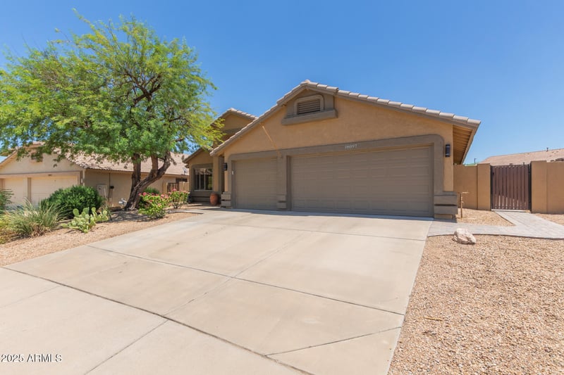 18097 Santa Alberta Ln, Goodyear, AZ 85338