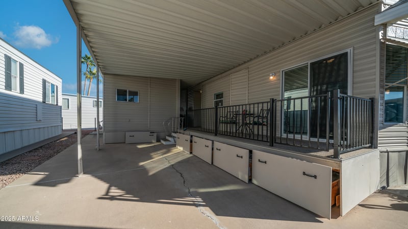 181 Mineshaft Dr, Apache Junction, AZ 85119