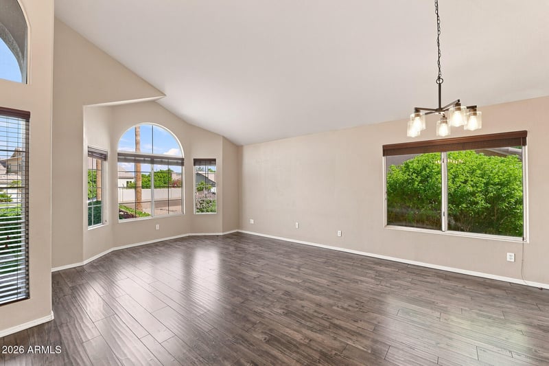 181 S Tiago Dr, Gilbert, AZ 85233
