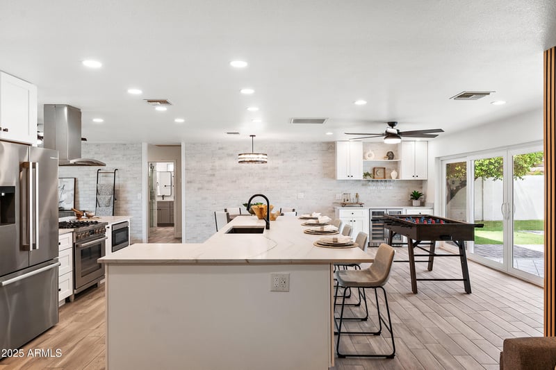 1810 Auburn Dr, Tempe, AZ 85283