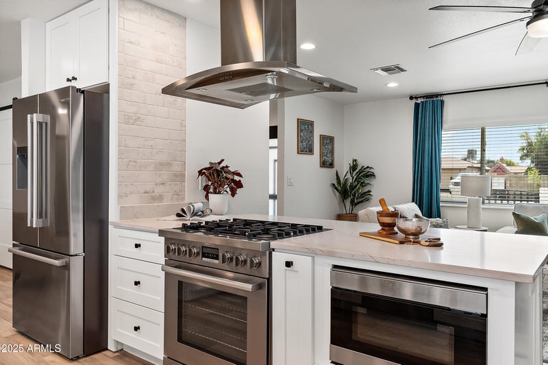 1810 Auburn Dr, Tempe, AZ 85283