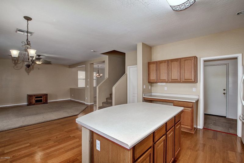 1810 E Patrick Ln, Phoenix, AZ 85024