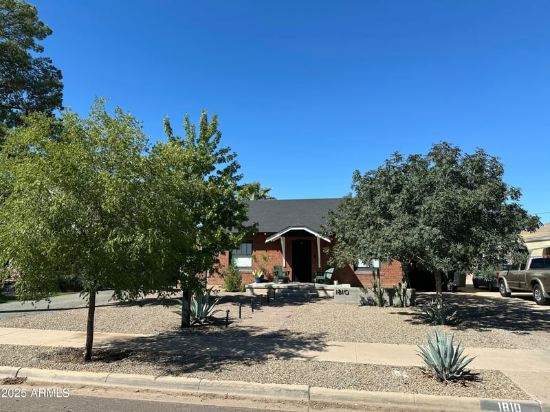 1810 Mitchell St, Phoenix, AZ 85006