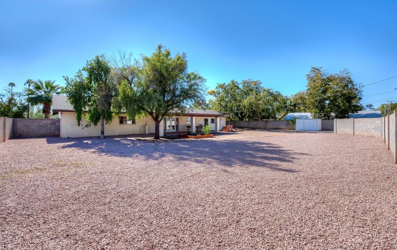 1810 W Highland Ave, Phoenix, AZ 85015