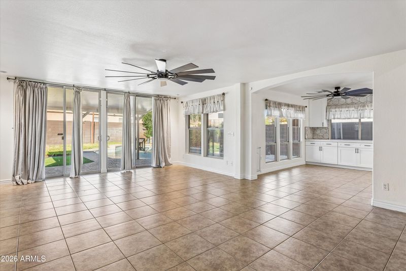 18100 N Catherine Dr, Surprise, AZ 85374