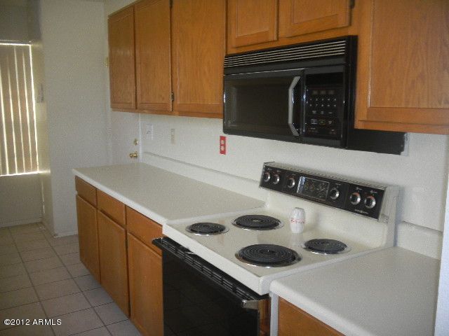 1811 S 39th St #13, Mesa, AZ 85206