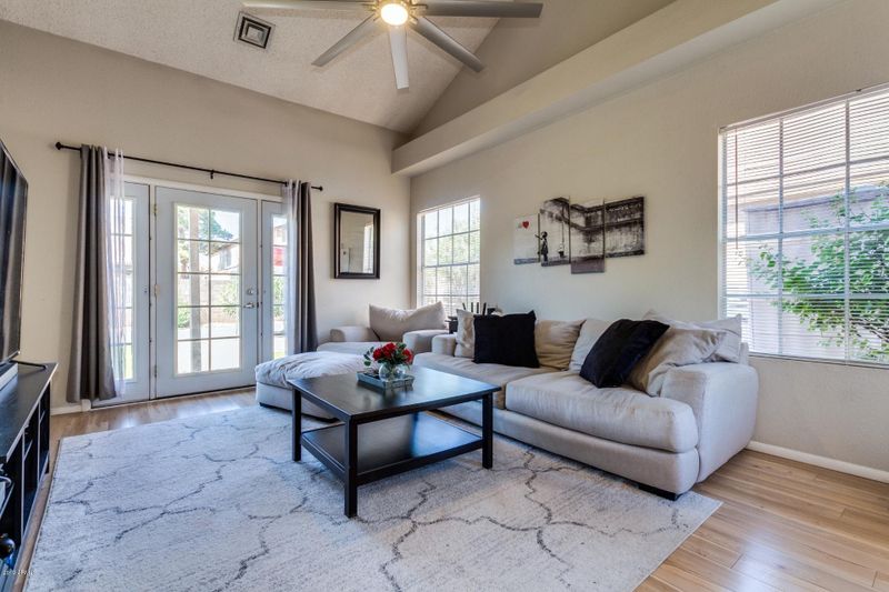 1811 S 39th St #14, Mesa, AZ 85206