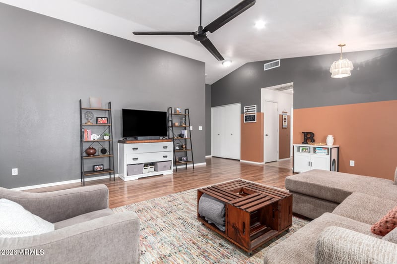 1811 S 39th St #51, Mesa, AZ 85206