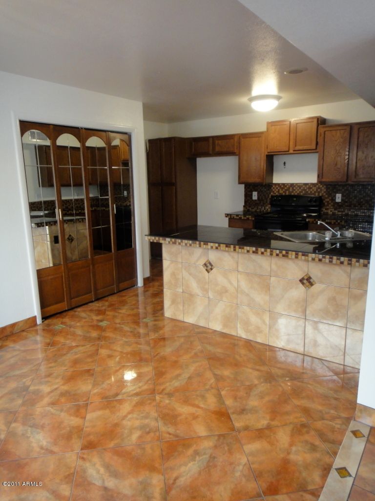 1811 S 39th St #94, Mesa, AZ 85206