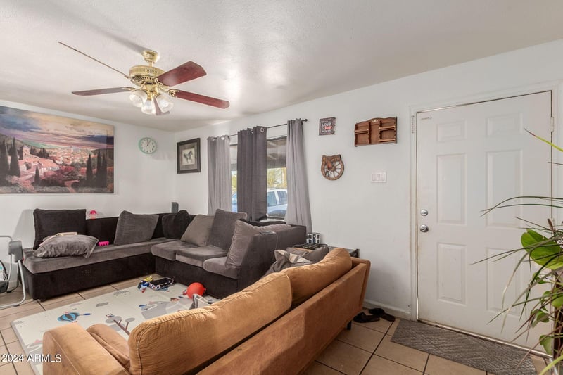 1812 28th Dr, Phoenix, AZ 85009