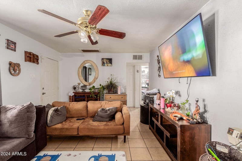 1812 28th Dr, Phoenix, AZ 85009