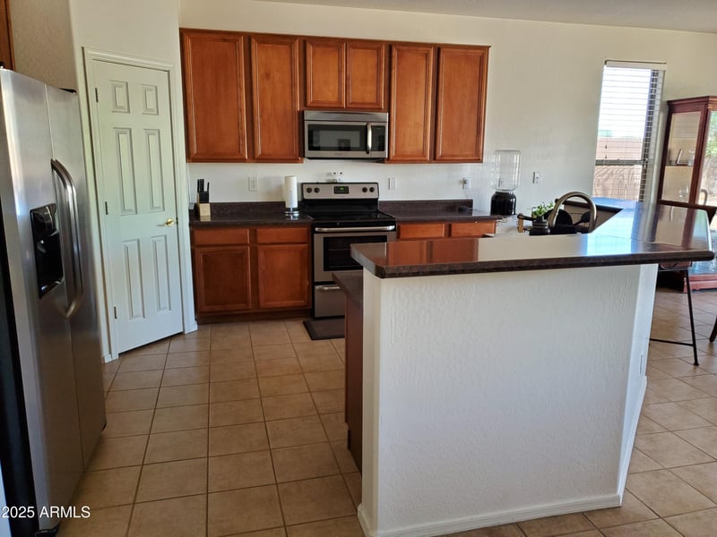 1812 Beautiful Ln, Phoenix, AZ 85042