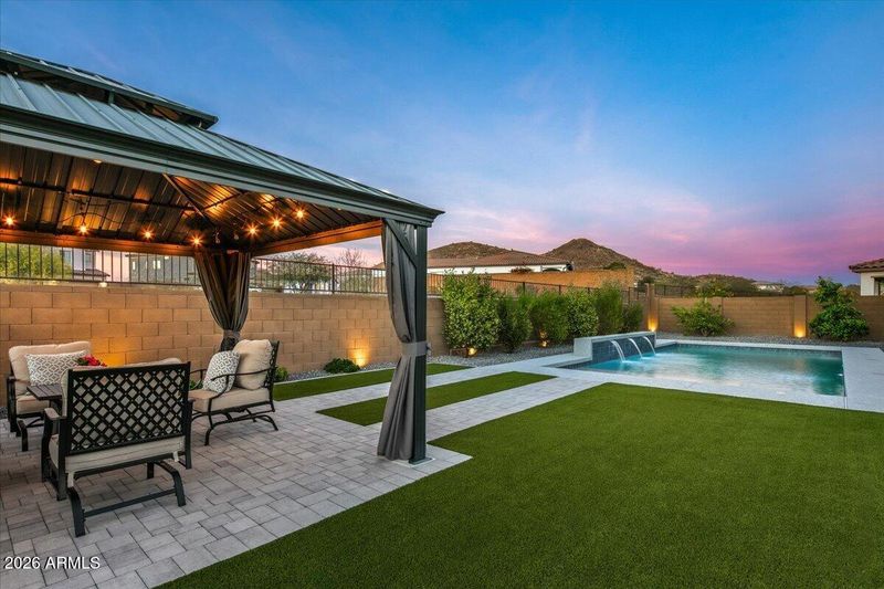 1812 E Fallen Leaf Ln, Phoenix, AZ 85024