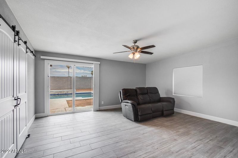 1812 N 48th Pl, Phoenix, AZ 85008