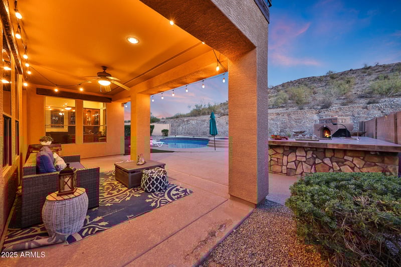 18121 Las Cruces Dr, Goodyear, AZ 85338