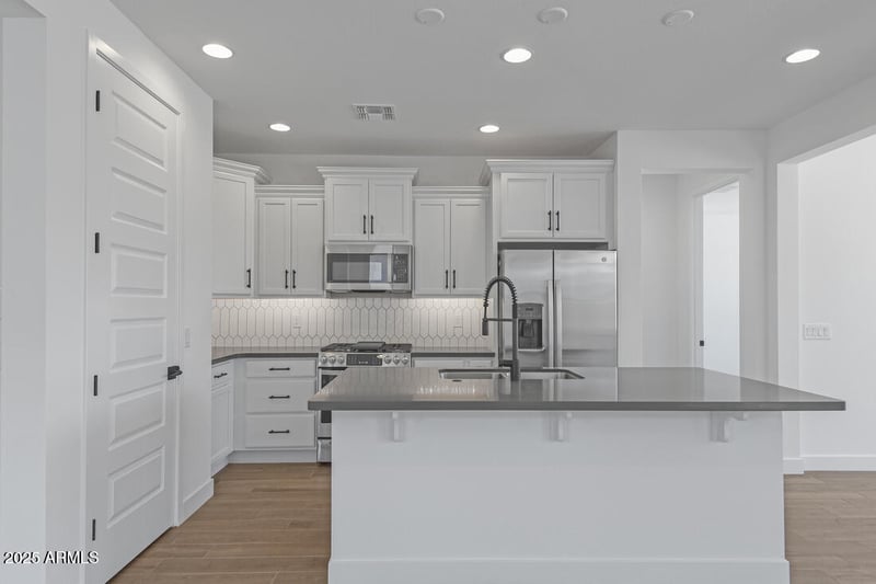 18126 Hiddenview Dr, Goodyear, AZ 85395