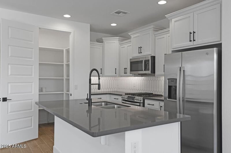 18126 Hiddenview Dr, Goodyear, AZ 85395