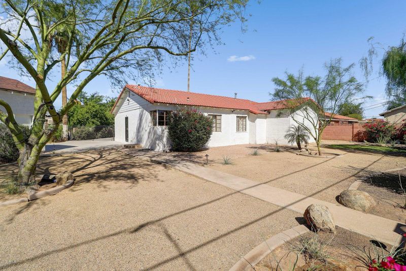 1813 E Almeria Rd, Phoenix, AZ 85006
