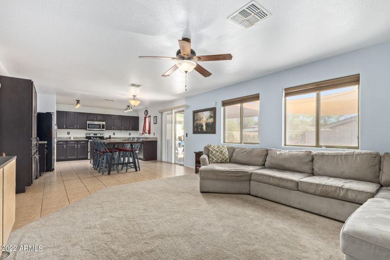 1813 E Desert Rose Trl, San Tan Valley, AZ 85143