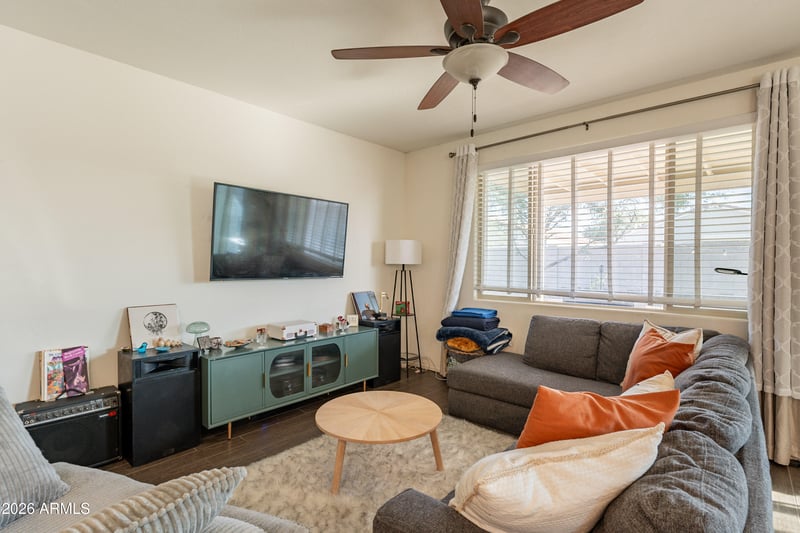 1813 Grenadine Rd, Phoenix, AZ 85040