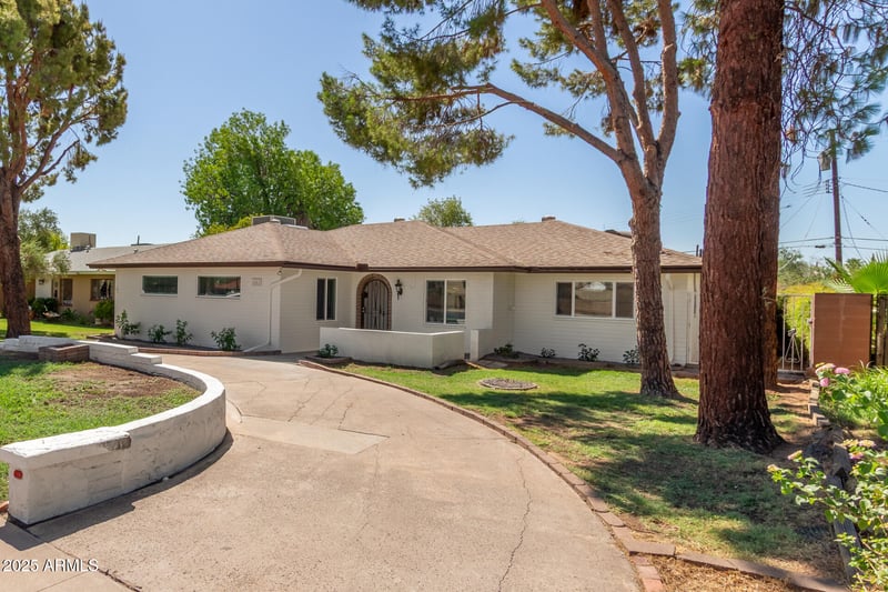 1813 Earll Dr, Phoenix, AZ 85015