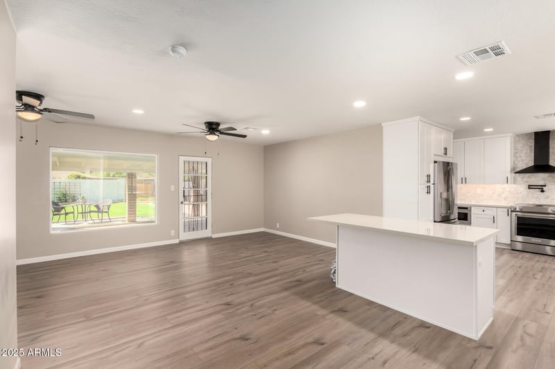 1813 Earll Dr, Phoenix, AZ 85015