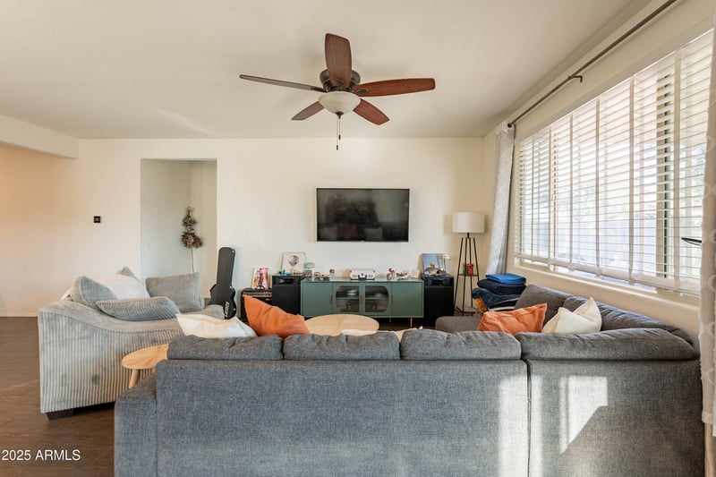 1813 Grenadine Rd, Phoenix, AZ 85040