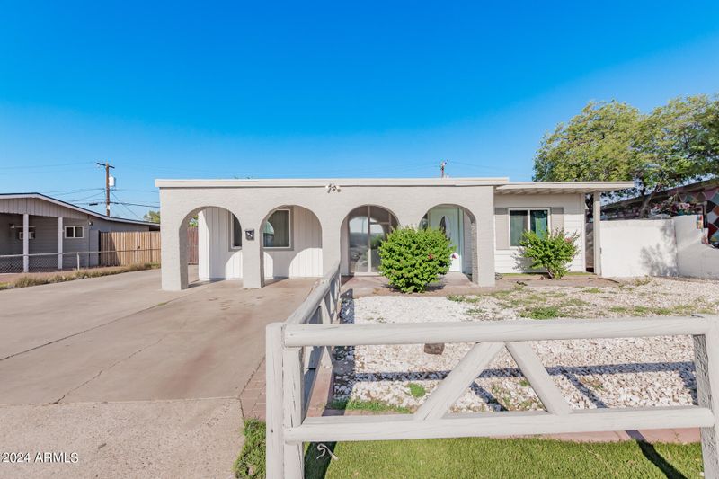 1813 N 38th Dr, Phoenix, AZ 85009
