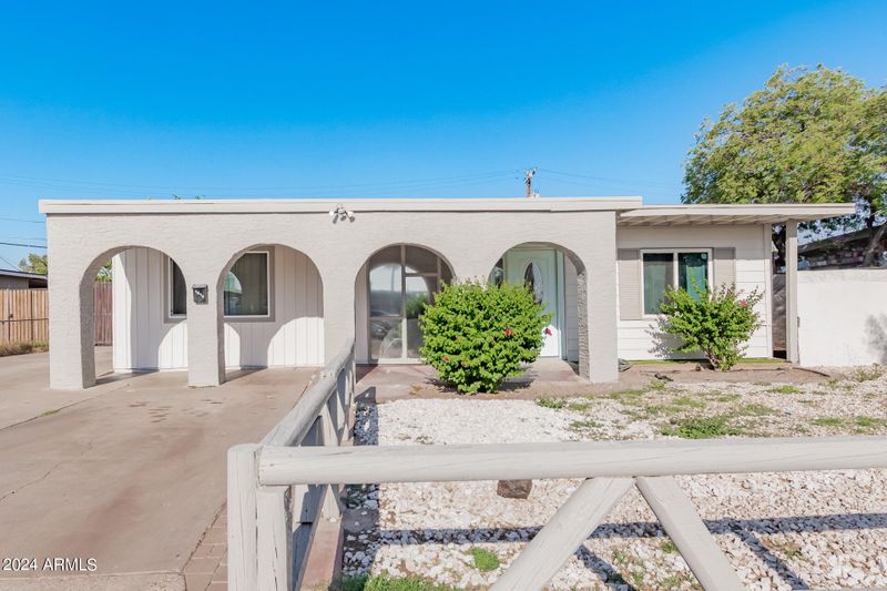 1813 N 38th Dr, Phoenix, AZ 85009